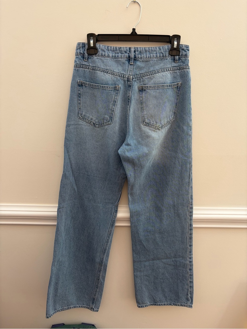 H&M Light Blue Relaxed Fit Women's Jeans - Picture 4 of 4